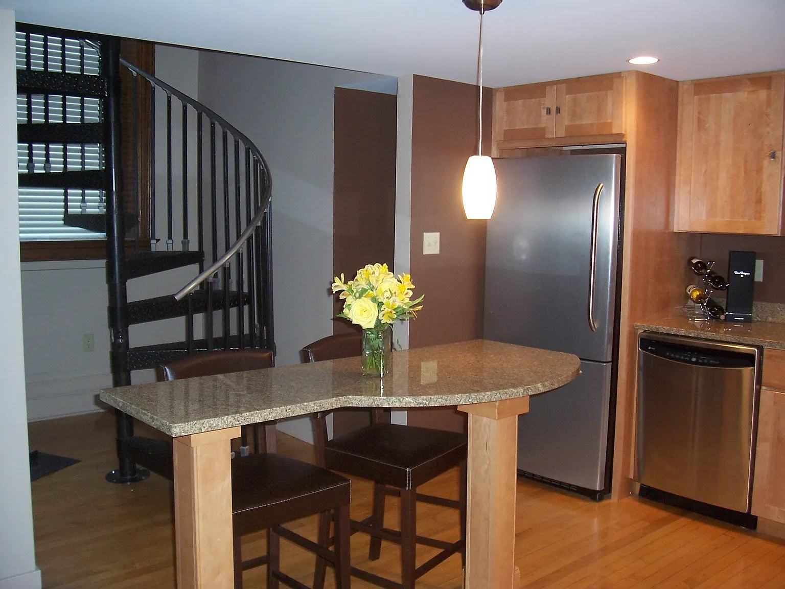 216 Jefferson Ave Unit 302 photo 1