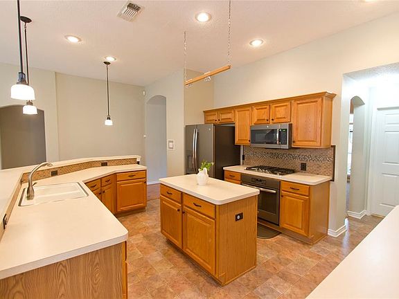 3rd image of 2105 Melissa Diane St
