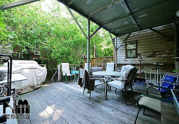 2nd image of 42 Windsor Pl #1