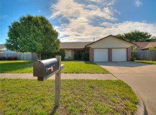 3504 Shannon Dr, Moore, OK 73160