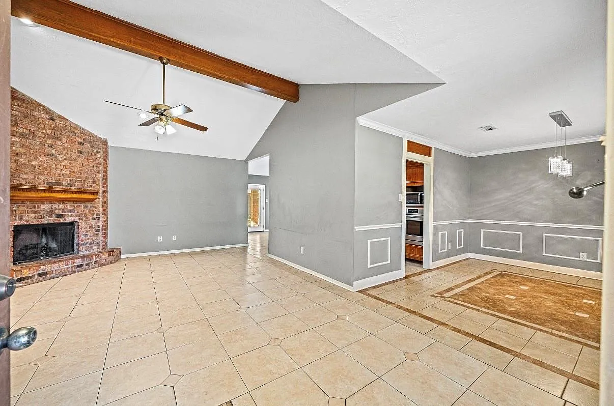 3 bed, 2.0 bath, 1750 sqft, $2,095 — Photo 4