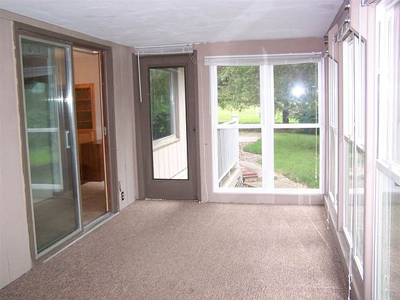 4th image of 1500 Cantebury Cir