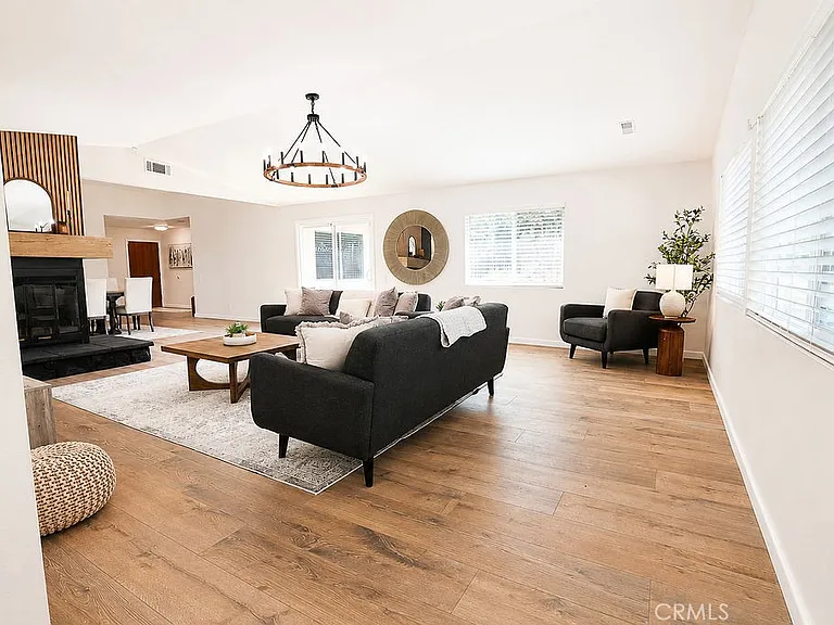 1404 Highridge St — Photo 6