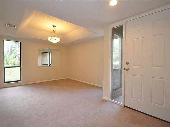 3rd image of 5 Sherbury Ct