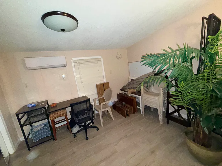 4208 W La Salle St — Photo 10