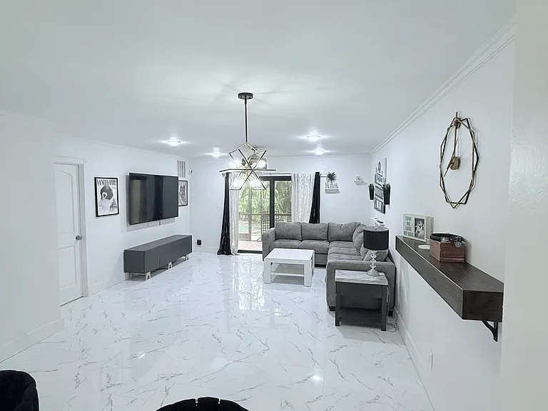 140 S Cypress Rd #115 — Photo 12