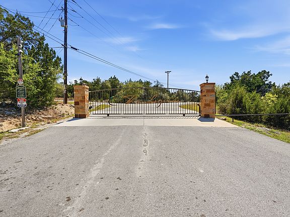 3rd image of 806 Rutherford LOT 182