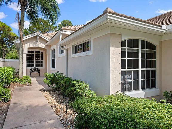 3rd image of 3498 SE Doubleton Drive