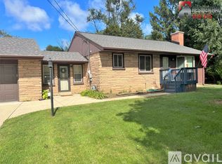 3736 E Oakwood Rd, Oak Creek, WI 53154