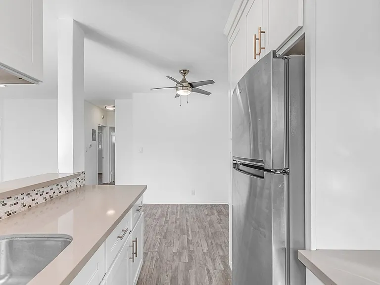 1016 Wilcox Ave — Photo 9