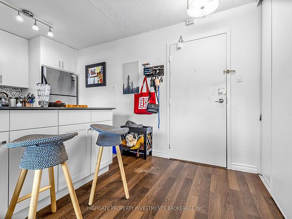 5th image of 120 Saint Patrick St #902