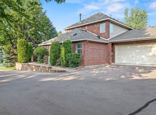 1518 Hunter Hill Rd, Hudson, WI 54016