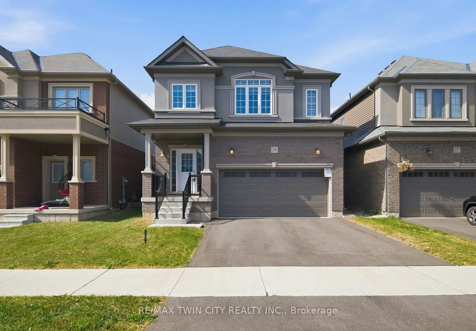 4 bed, $2,750 — Photo 1