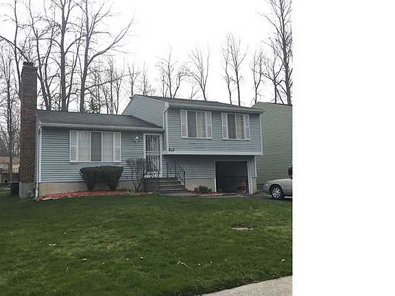 2nd image of 255 Denrose Dr