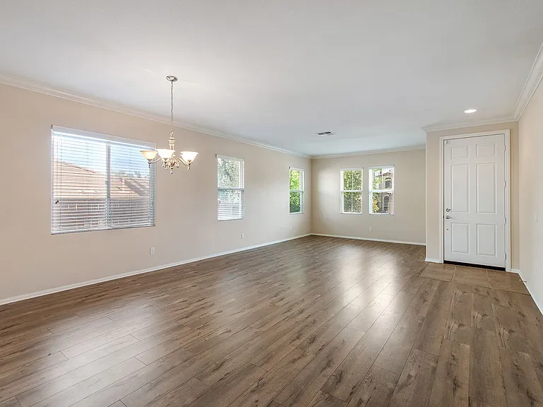 33871 Calafia St — Photo 3