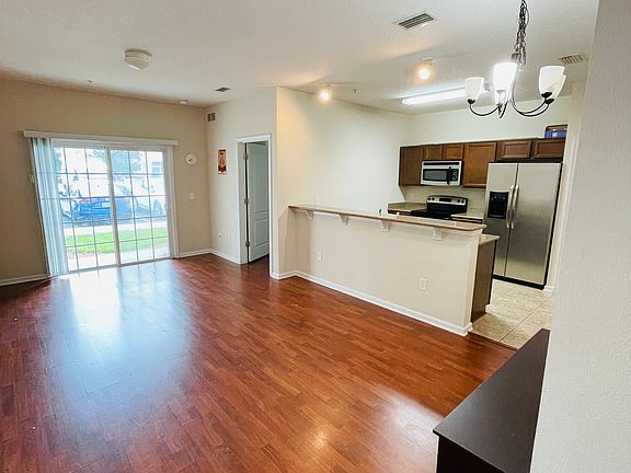 5th image of 4908 Key Lime Dr Unit 105
