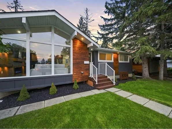 8304 W 11th St SW, Calgary, AB T2V 1N6