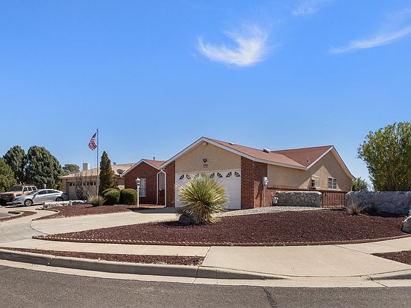 3rd image of 5143 Emerald St