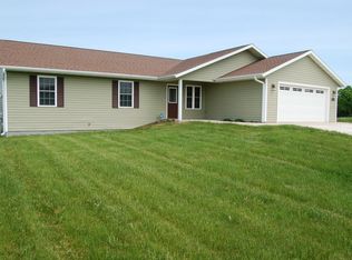 2325 Mayek Dr, Waupaca, WI 54981