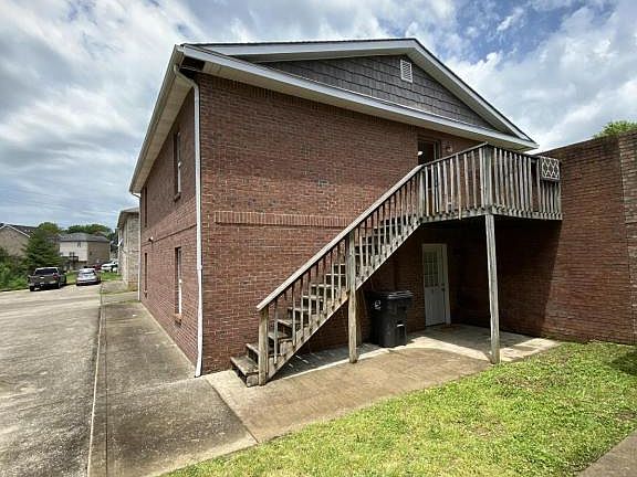 2nd image of 409 Sara Leigh Dr #1