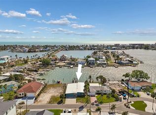 16108 5th St E, Redington Beach, FL 33708