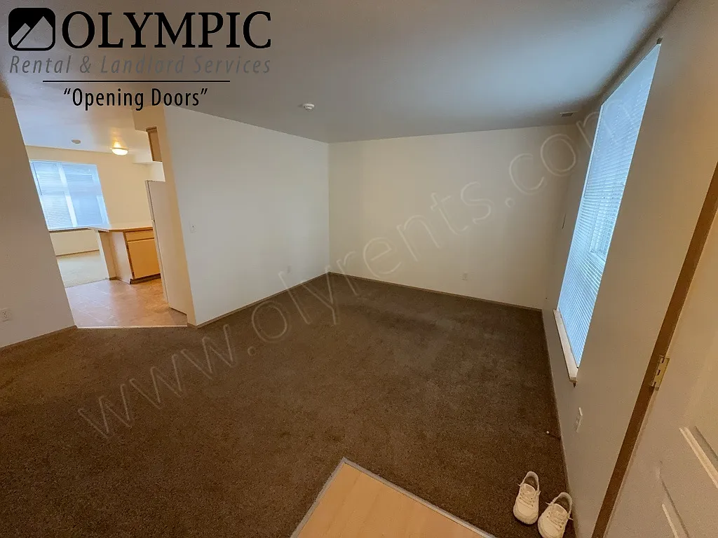 3 Bedroom, 2.5 Bath Townhouse in Downtown Olympia! — Photo 3