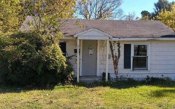 5th image of 1035 17th St SE