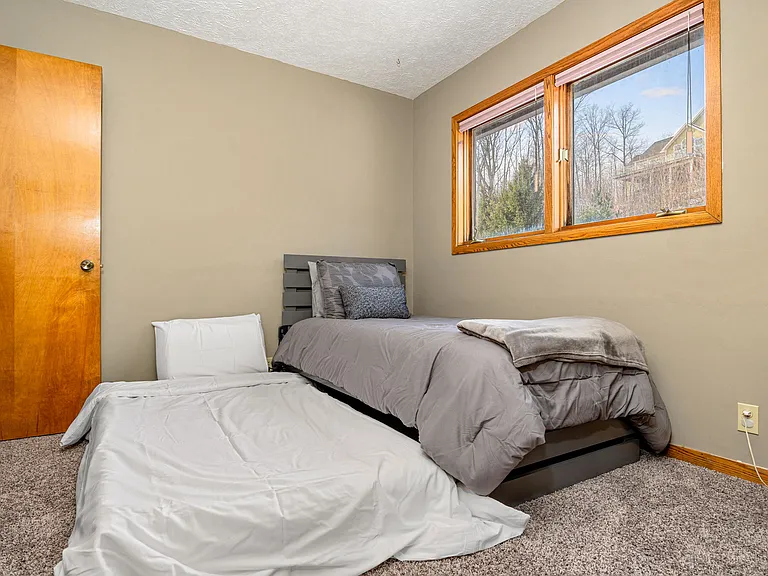 9402 S West Bay Shore Dr — Photo 34