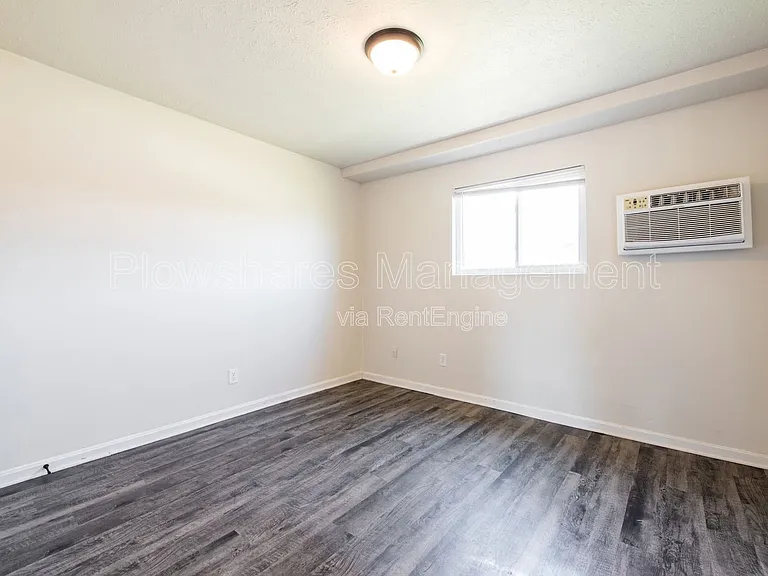 3205 Twin Oak Ln #8 — Photo 6
