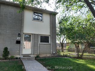 25 Linfield Dr #30, Saint Catharines, ON L2N 5T7