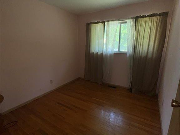 5th image of 3024 Kathleen Ave