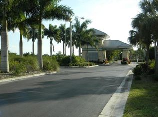 18025 Royal Tree Pkwy, Naples, FL 34114