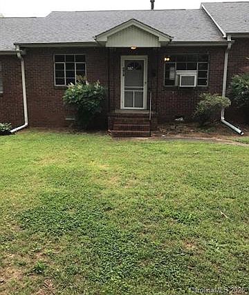 1st image of 901 Edgewood Cir #B