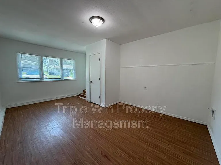 6801 Knoll Ave — Photo 6