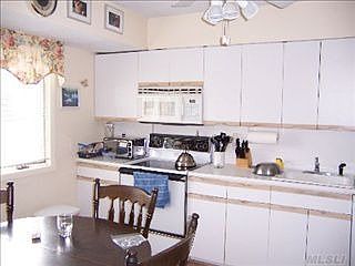 2nd image of 14 Emily Ct