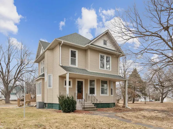 202 S Adams St, Olds, IA 52647