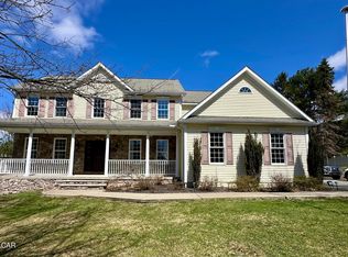 19 Patricia Cir, Moscow, PA 18444