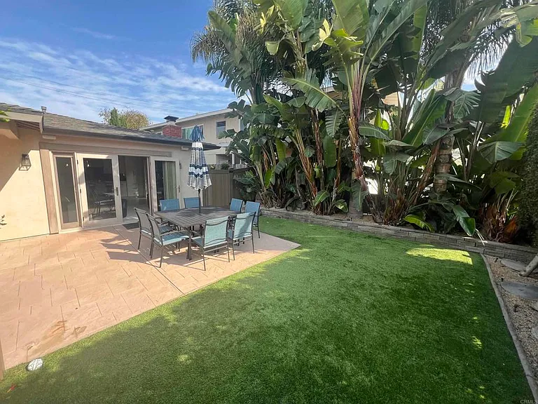 250 Avenida Monterey — Photo 30