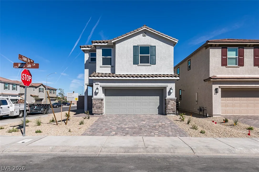 4 bed, 2.5 bath, 2069 sqft, $2,995 — Photo 1