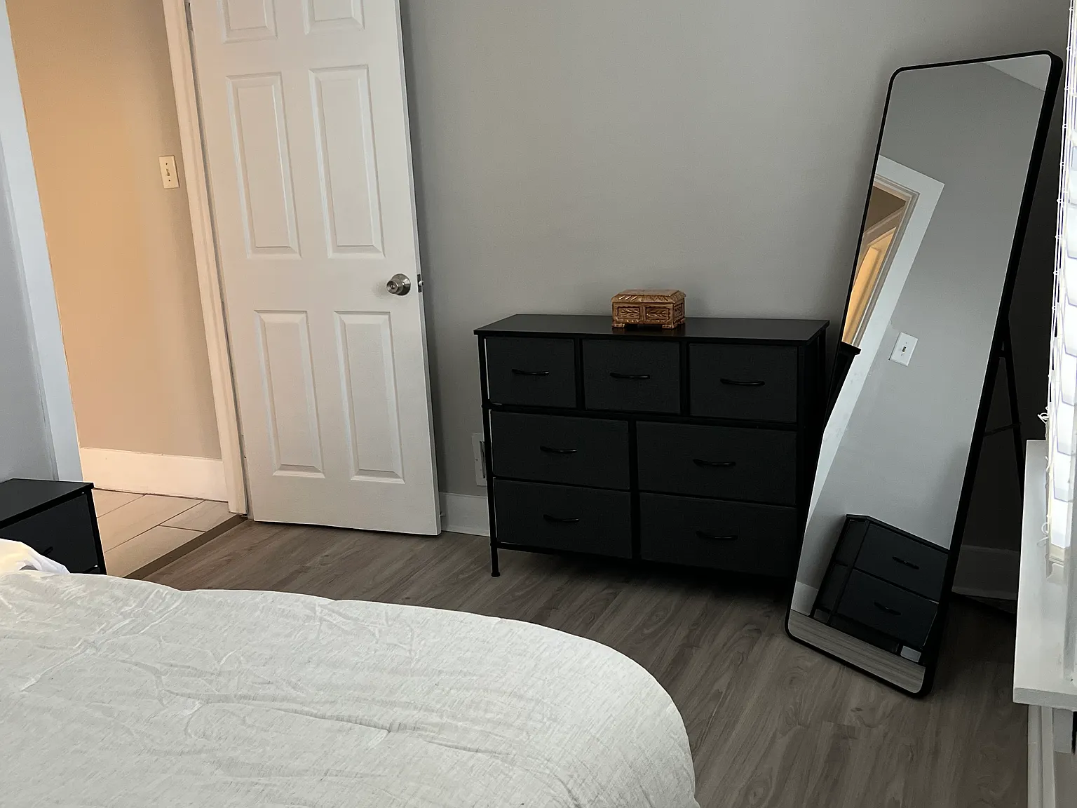 3 bed, 1375 sqft, $2,500 — Photo 3