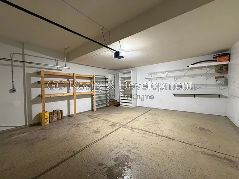 882 Clarendon Ln — Photo 45