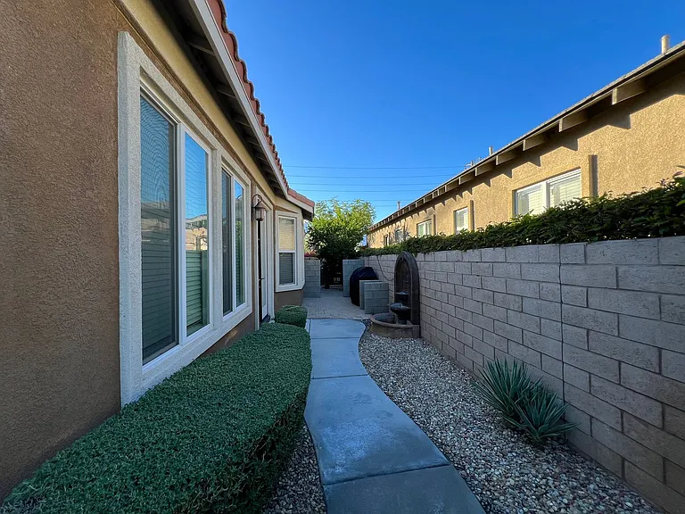 99 Shoreline Dr — Photo 17
