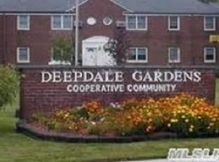 6109 251st St, Little Neck, NY 11362