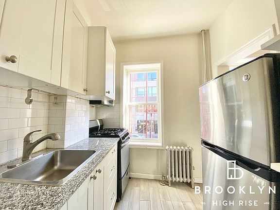 4th image of 2251 Church Ave #3F
