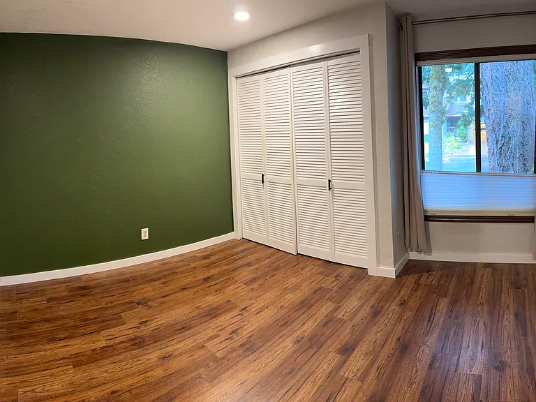 Independence Dr SE — Photo 9