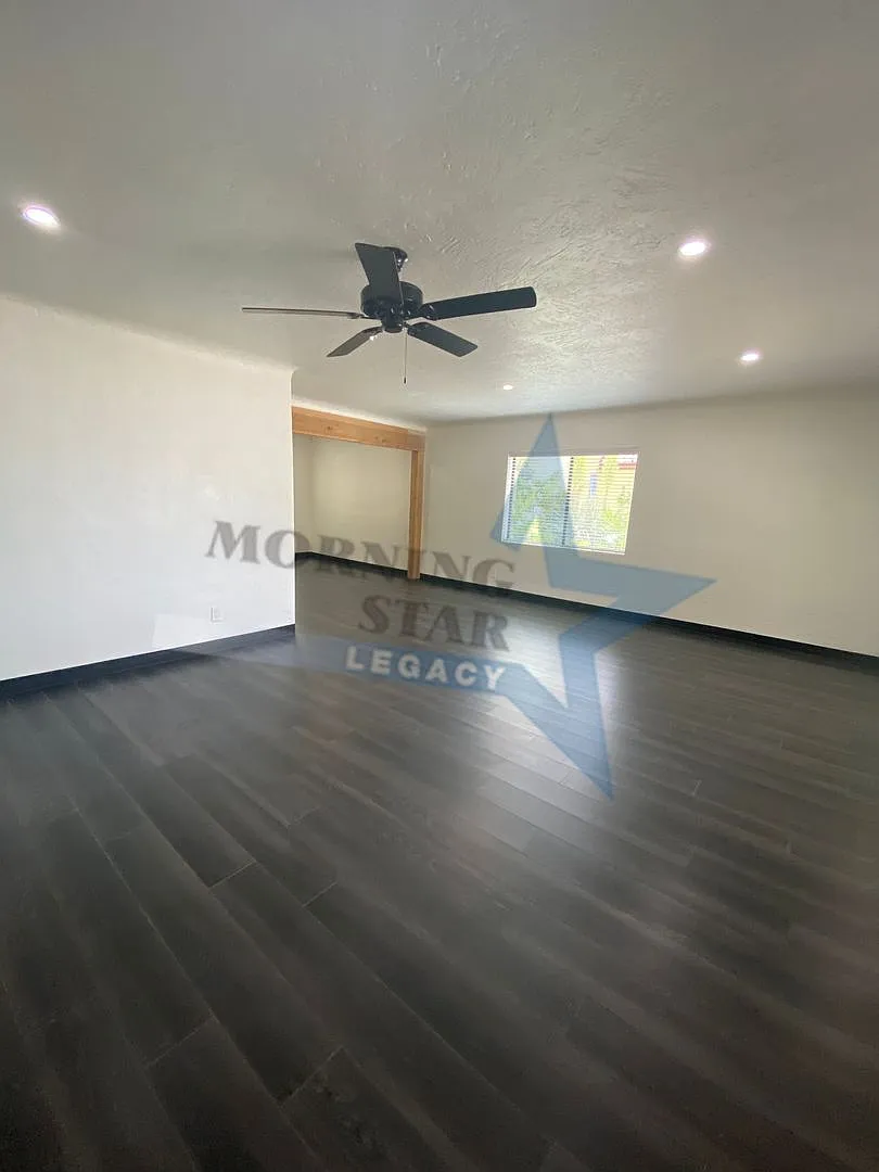 615 W May Ave — Photo 4