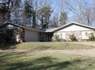 57 Lake Cherami Dr, Grenada, MS 38901