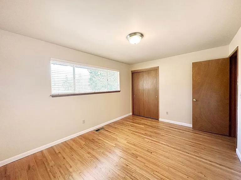 1253 NE 104th St — Photo 12