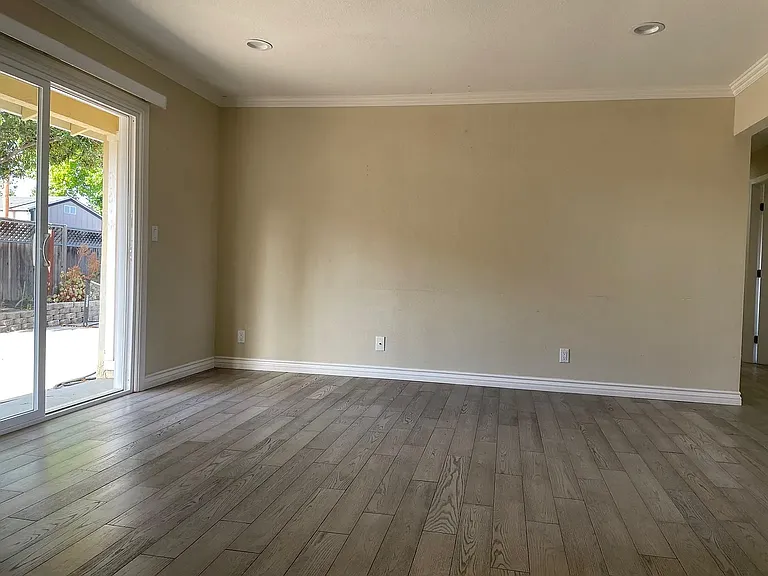 1002 Rockrose Ave — Photo 11