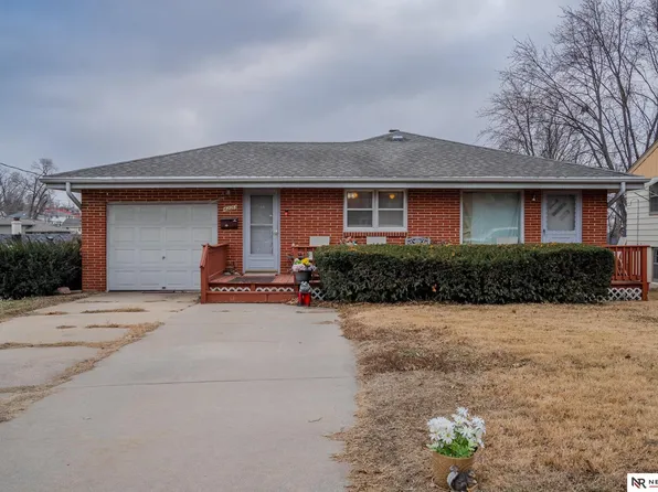 4223 Monroe St, Omaha, NE 68107